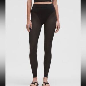 Lululemon - Nulu High Rise Mesh Leg Tight 28”